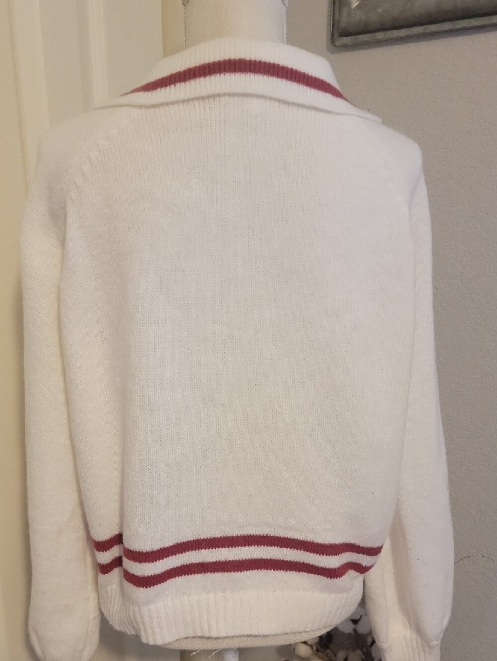 Daisy White Zip-Up Knit Bomber with Pink Bow Details - Picture 5 of 7